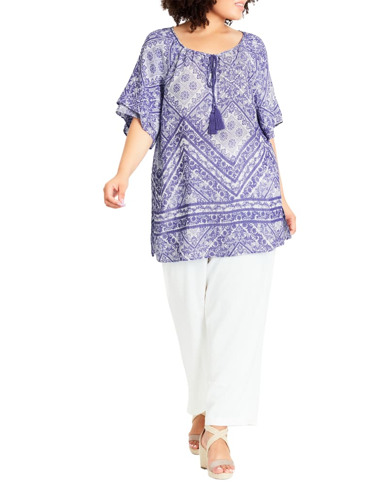 Front of a model wearing a size 18 Cheyenne Peasant Top in Fade Blue by Evans. | dia_product_style_image_id:281931